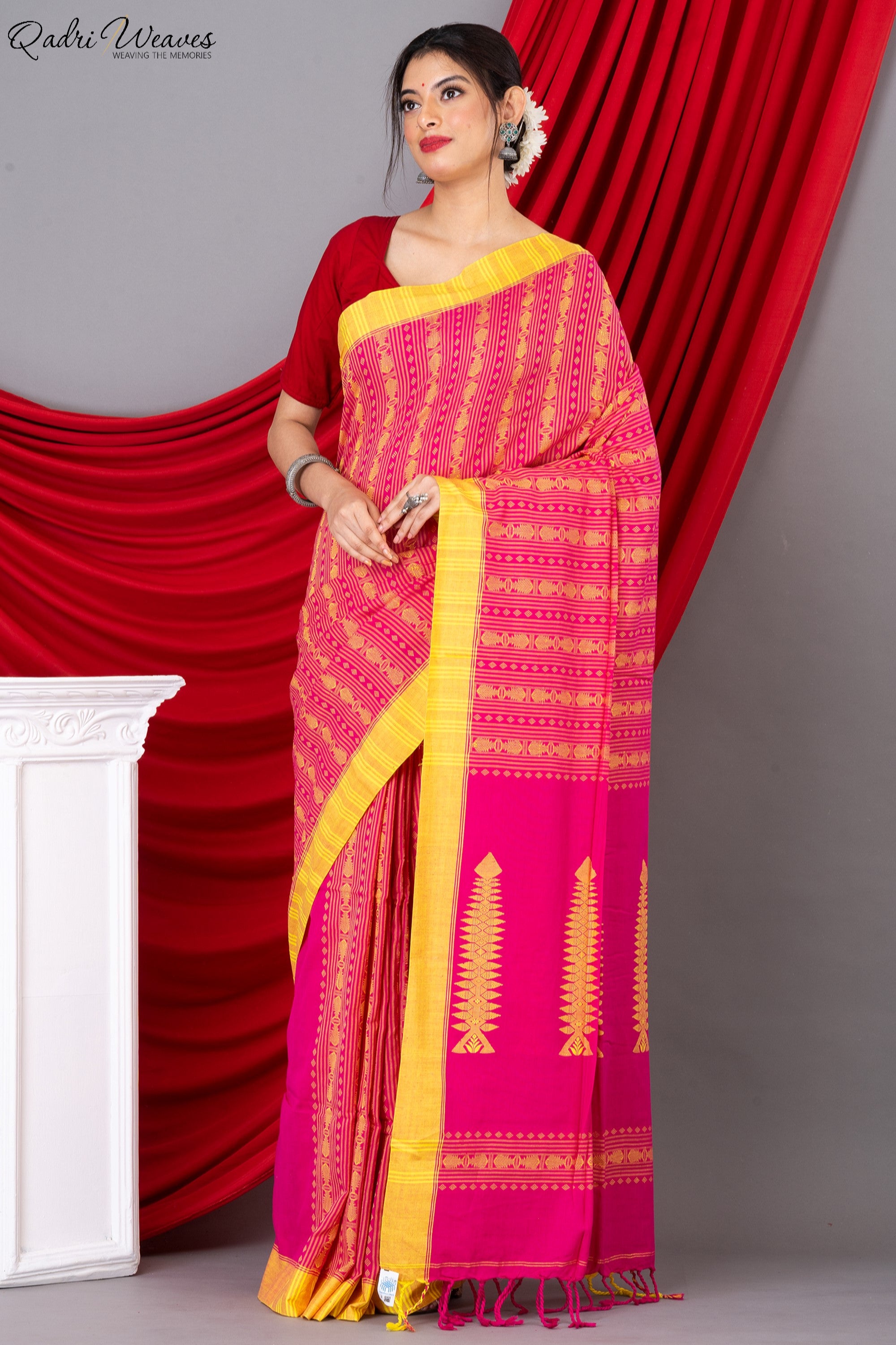 Handloom Pink Pakuan Jamdani & Fish Motif Cotton Saree