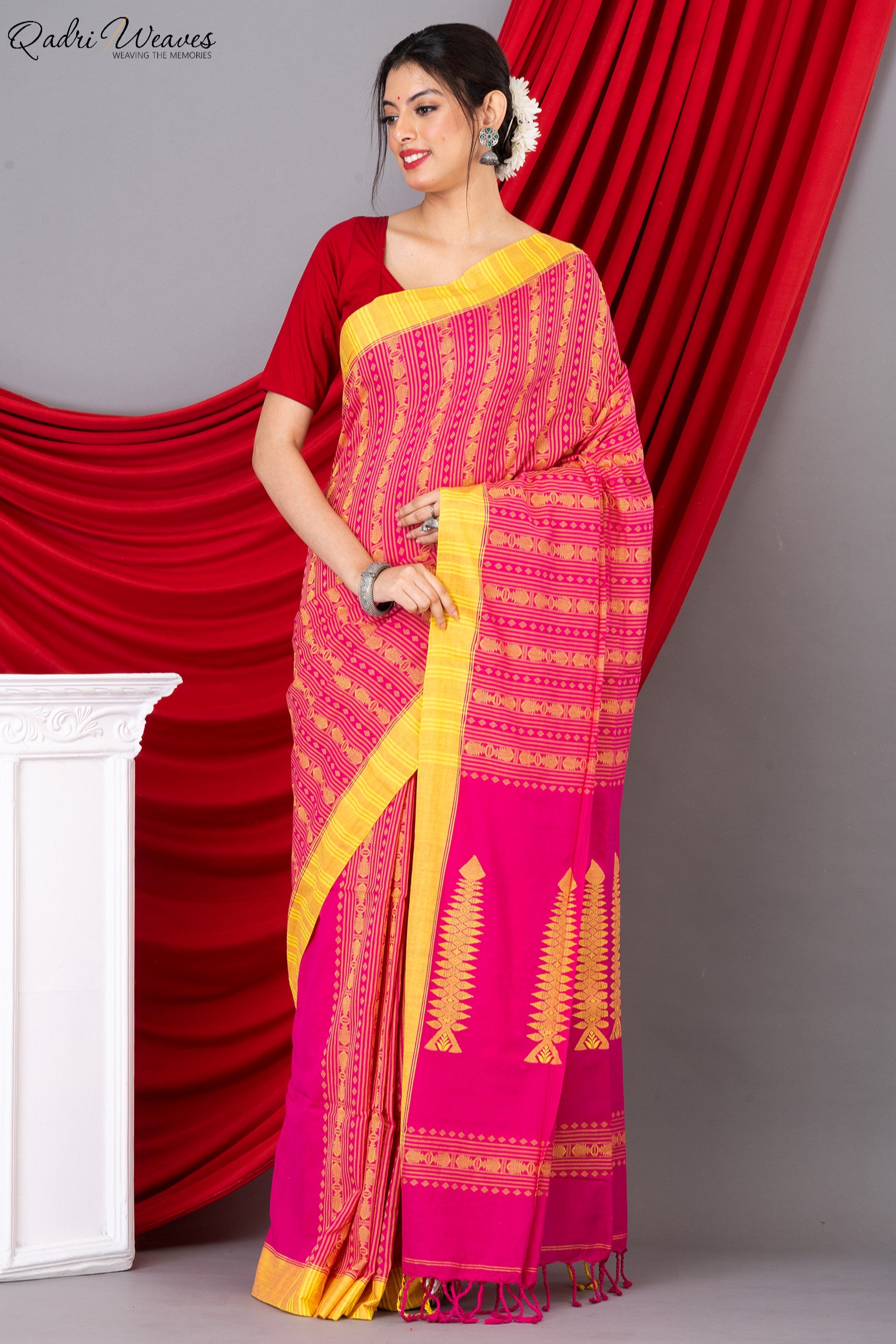 Handloom Pink Pakuan Jamdani & Fish Motif Cotton Saree