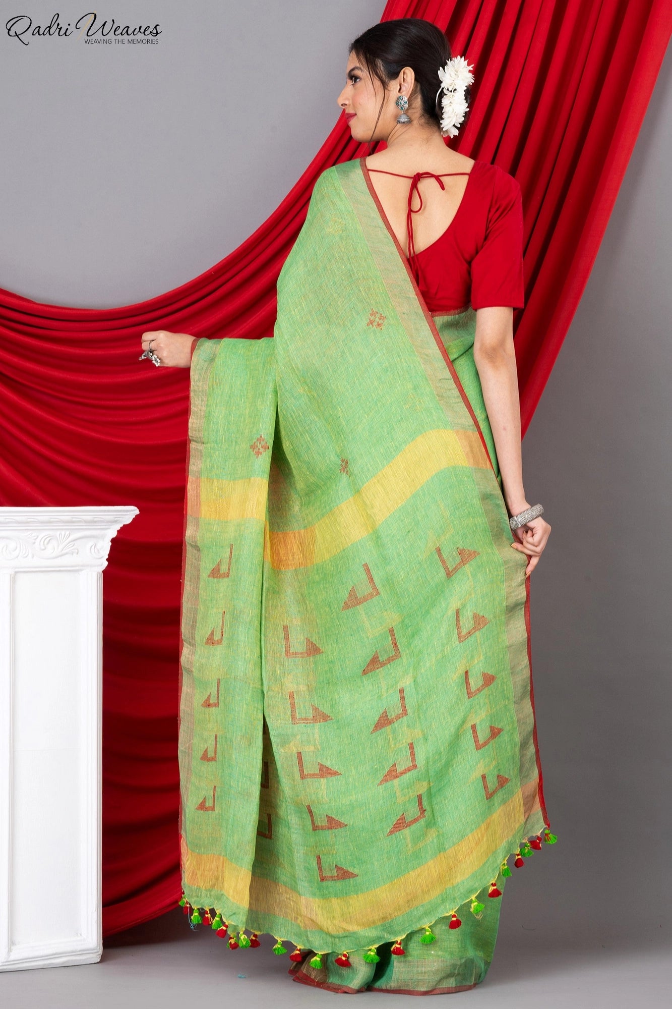 Handloom Pear Green Pure Linen Jamdani & Fish Motif All Saree