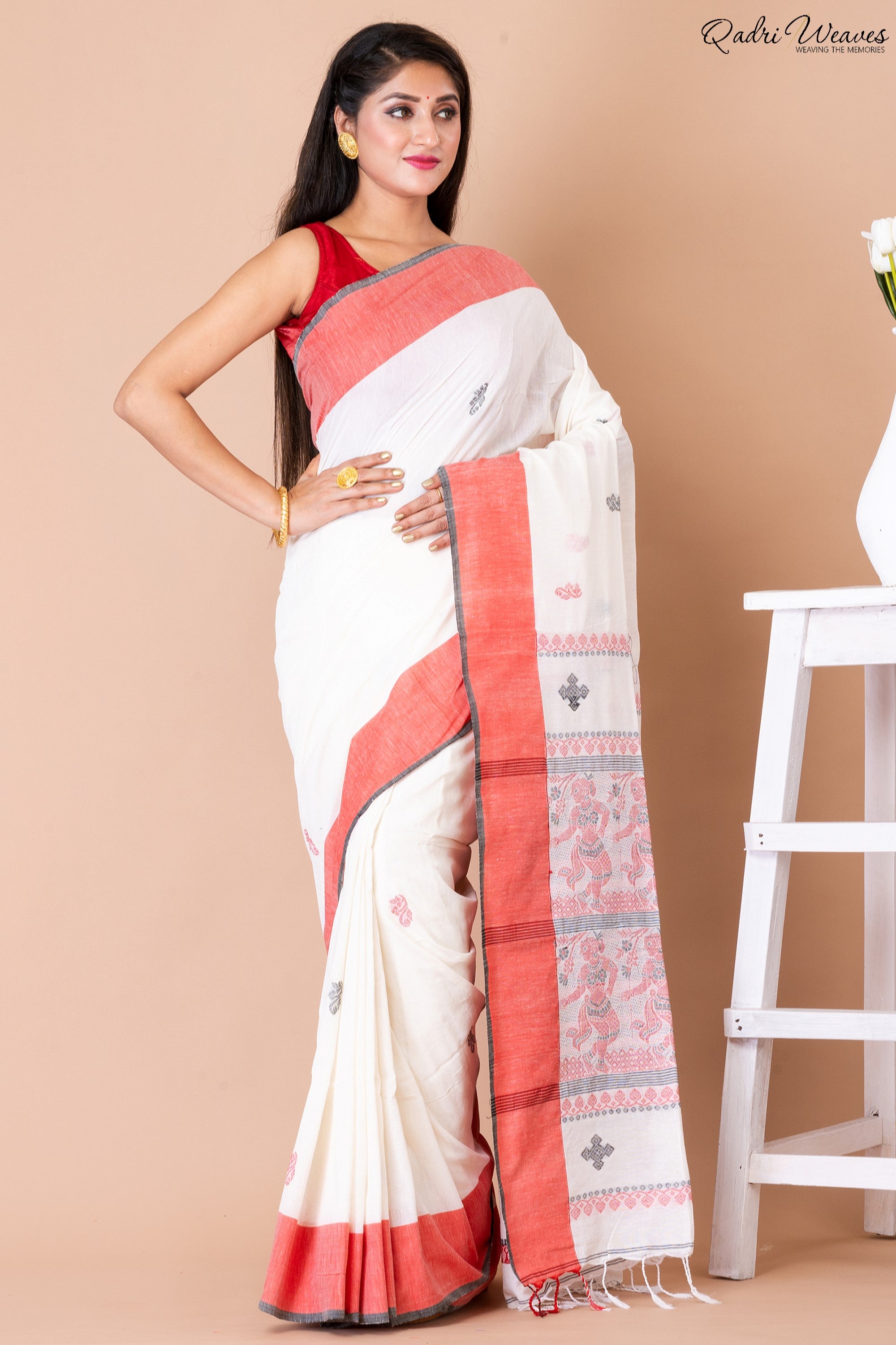 Handloom White & Pale Red Baluchari Saree