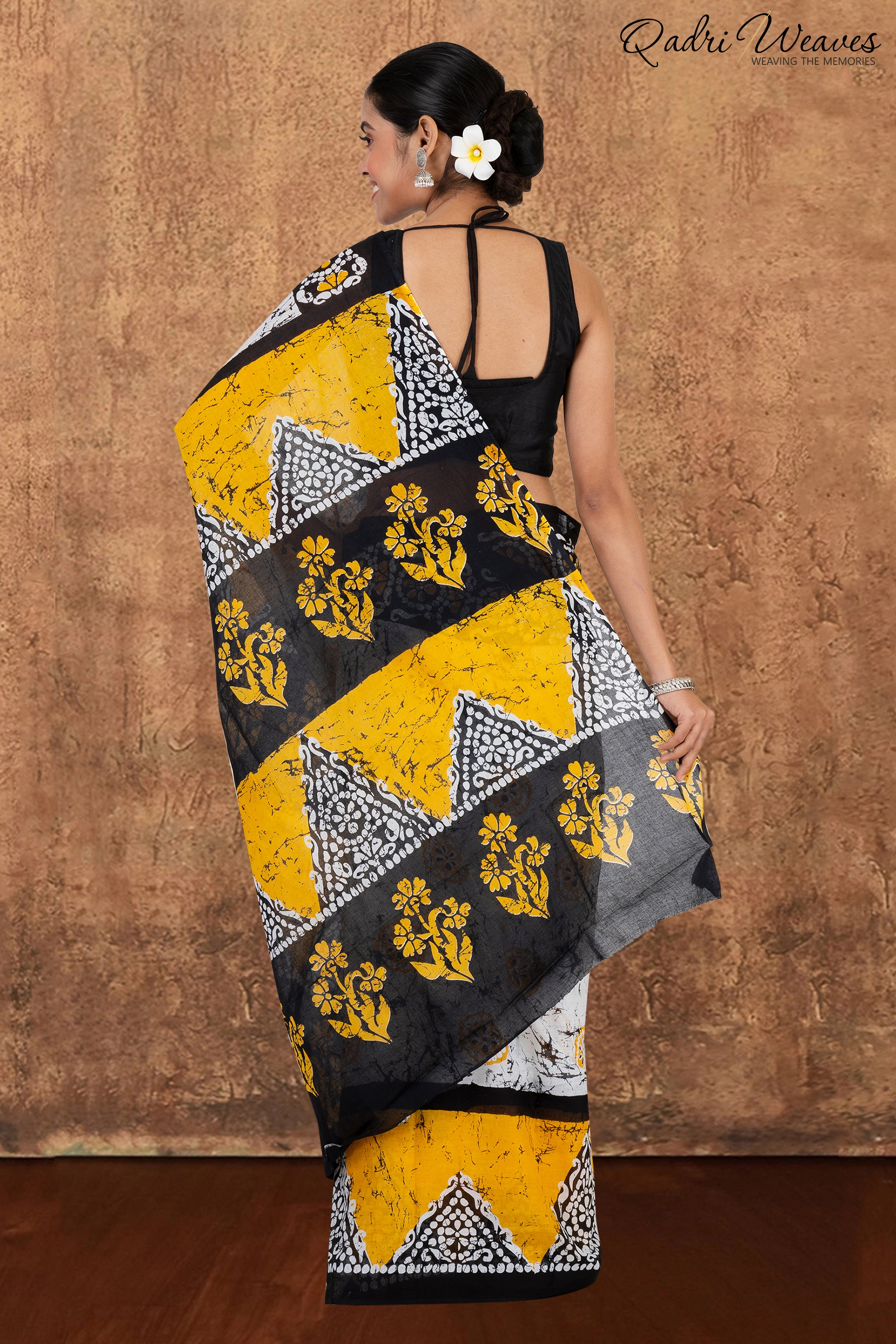 Printed Yellow & Black Flower Design Pure Mulmul Saree