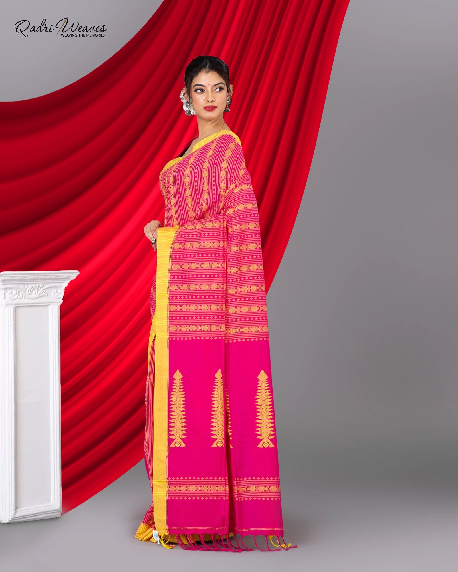 Handloom Pink Pakuan Jamdani & Fish Motif Cotton Saree